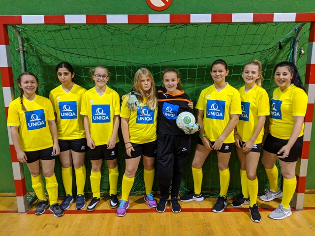maedchenfußball klein